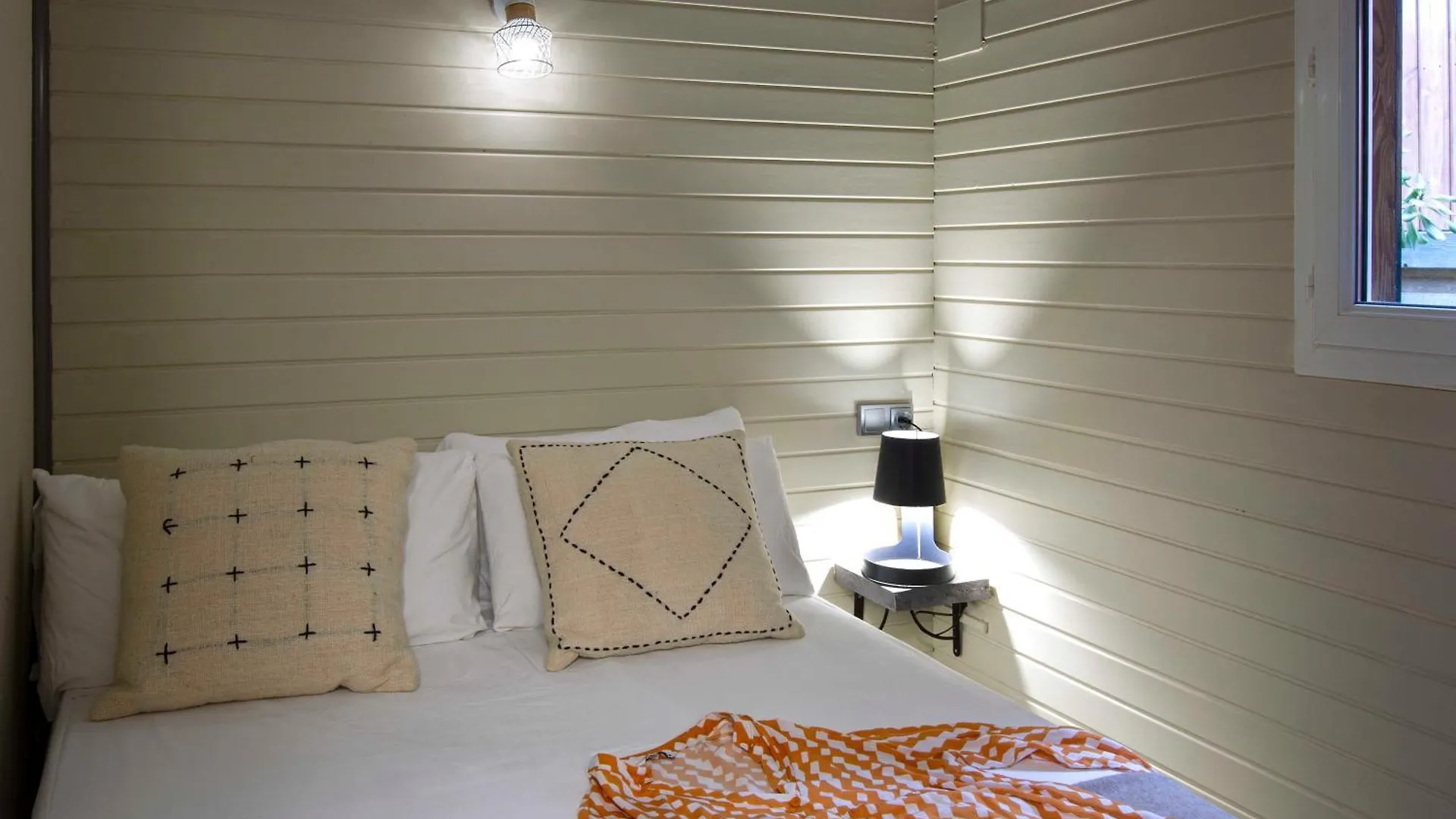 Camping Caledonia Tamarit